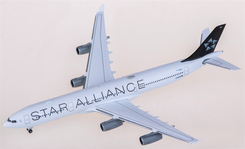 Herpa Lufthansa Airbus A340-300 D-AIGW Star Alliance 1:500 Diecast Model view 2