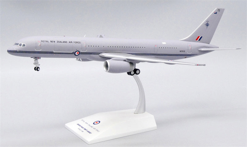 JC Wings 1:200 Royal New Zealand Air Force Boeing 757-200 NZ7572 Model