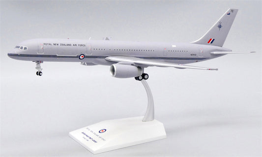 JC Wings 1:200 Royal New Zealand Air Force Boeing 757-200 NZ7572 Model