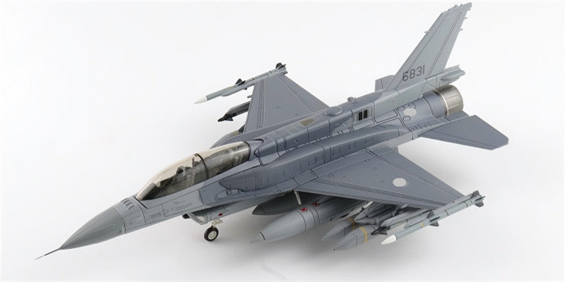 HOBBY MASTER ROCAF F-16D 401st TFW 1:72 Model 2025 w/IRST pod, GBU-39, AGM-154, AGM-88  6831