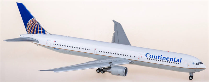 JC Wings 1:200 Continental Airlines Boeing 767-400ER N66051 Flaps down Diecast Model view 3