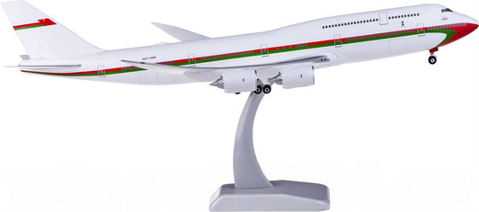 Hogan Royal Flight of Oman Boeing 747-8 A4O-HMS 1:200 ABS Model view 1