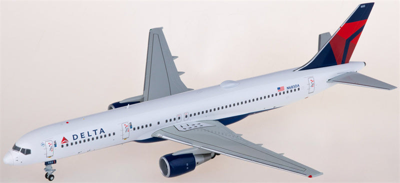 Geminijets Delta Air Lines Boeing 757-200 N683DA 1:200 Diecast Model view 2