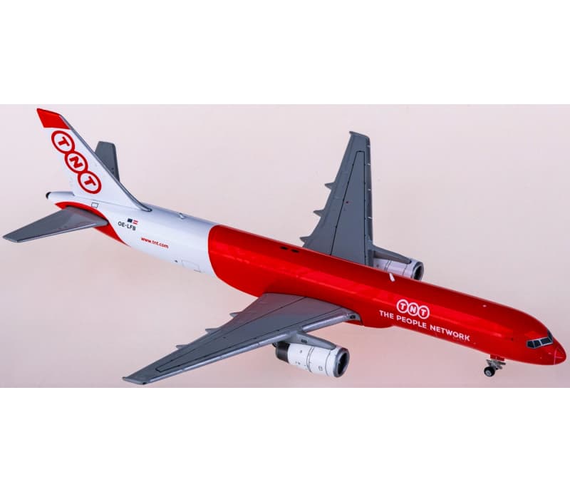 JC Wings TNT Boeing 757-200PF OE-LFB 1:400 Aircraft Pre-built  Airliner Model Display