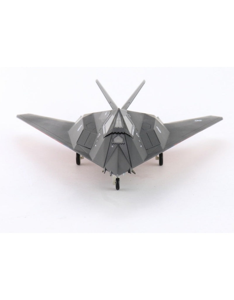 HOBBY MASTER USAF F-117A Nighhawk 410th TFS 1:72 Model 2005  Edwards 79-10782