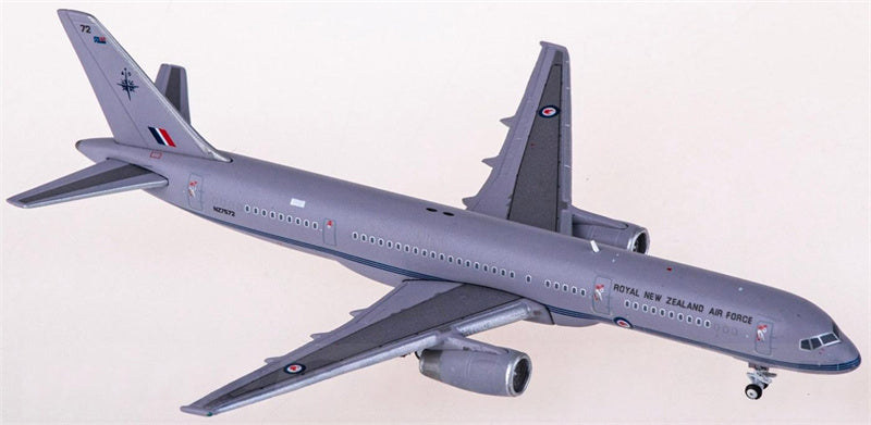 JC Wings Royal New Zealand Air Force Boeing 757-200 NZ7572 1:400 Diecast Model view 1