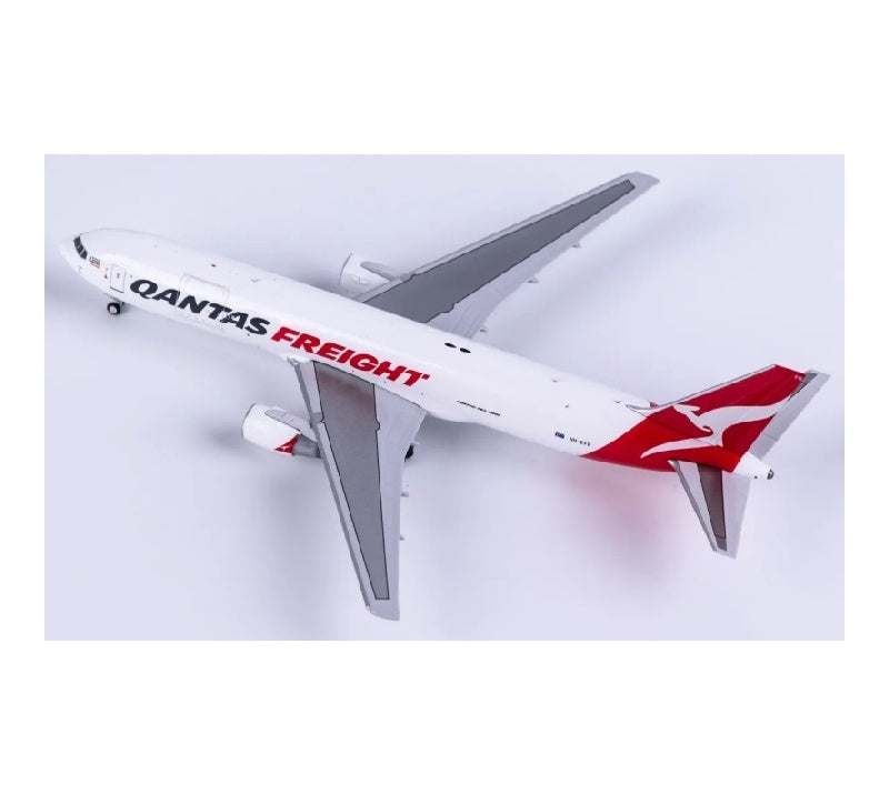 Panda Model 1:400 Qantas Boeing 767-300 VH-EFR  DIECAST Model
