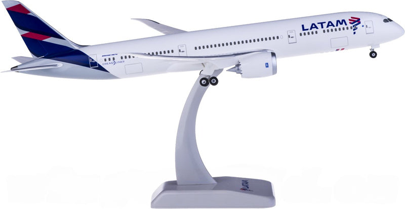 Hogan LATAM Boeing 787-9 1:200 ABS Model view 4