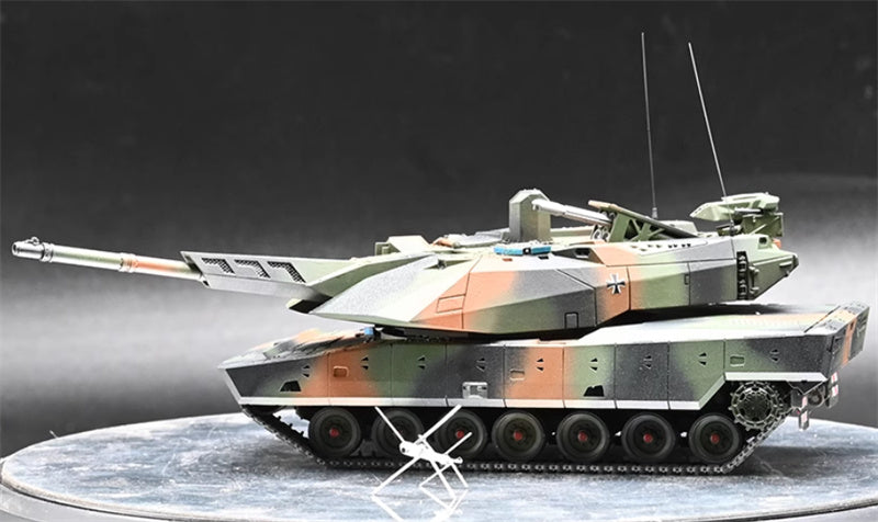 3R German KF51 main battle w/ cruise missiles tricolor coating 1:72 Tank Pre-built Model