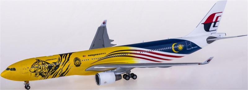 JC Wings Malaysia Airlines Airbus A330-300 9M-MTG Tiger Painting 1:400 Diecast Model view 1