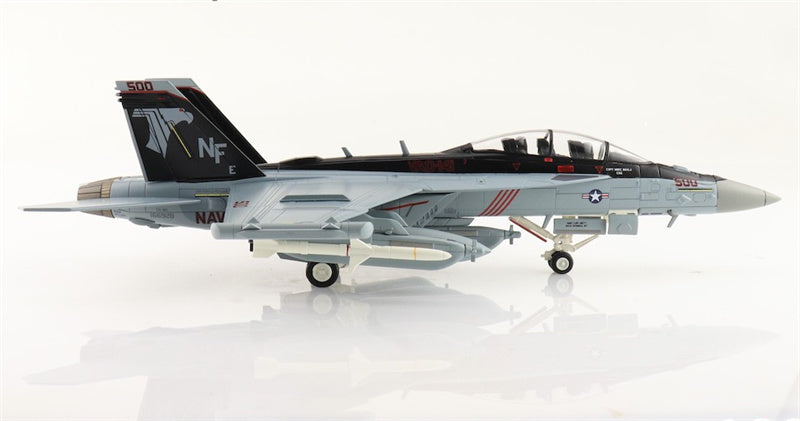 HOBBY MASTER E/A-18G Growler US Navy Shadowhawks 166928 VAQ-141 USS George 2013 1:72 Aircraft Pre-built Model