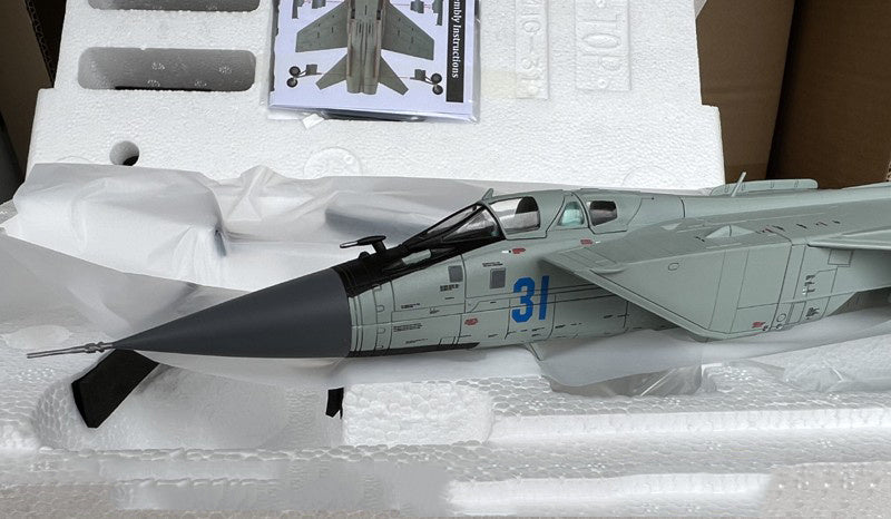 HOBBY MASTER MIG-31K Foxhound D with KH-47M2 Kinzhal hypersonic missile 2022 1/72 Aircraft Pre-built Model