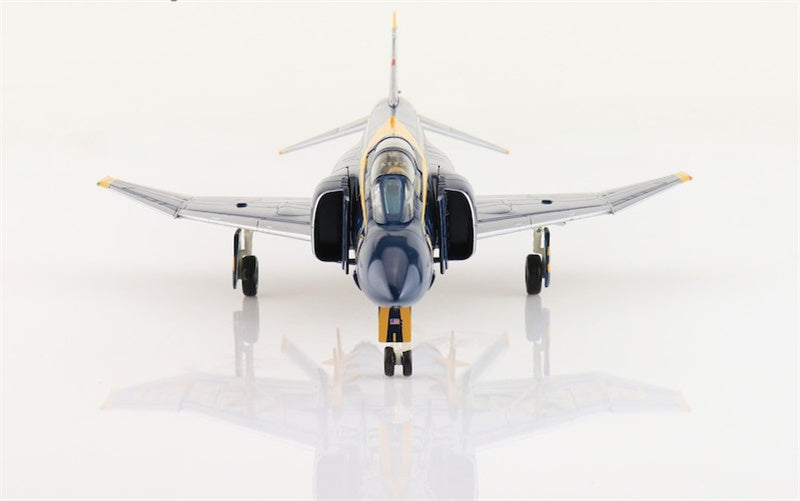 HOBBY MASTER McDonnell Douglas F4J Phantom II US Navy Cdr. Harley Hall & AMHI Guy Giuffrai US Navy 1970 to 1971 1:72 Aircraft Pre-built Model