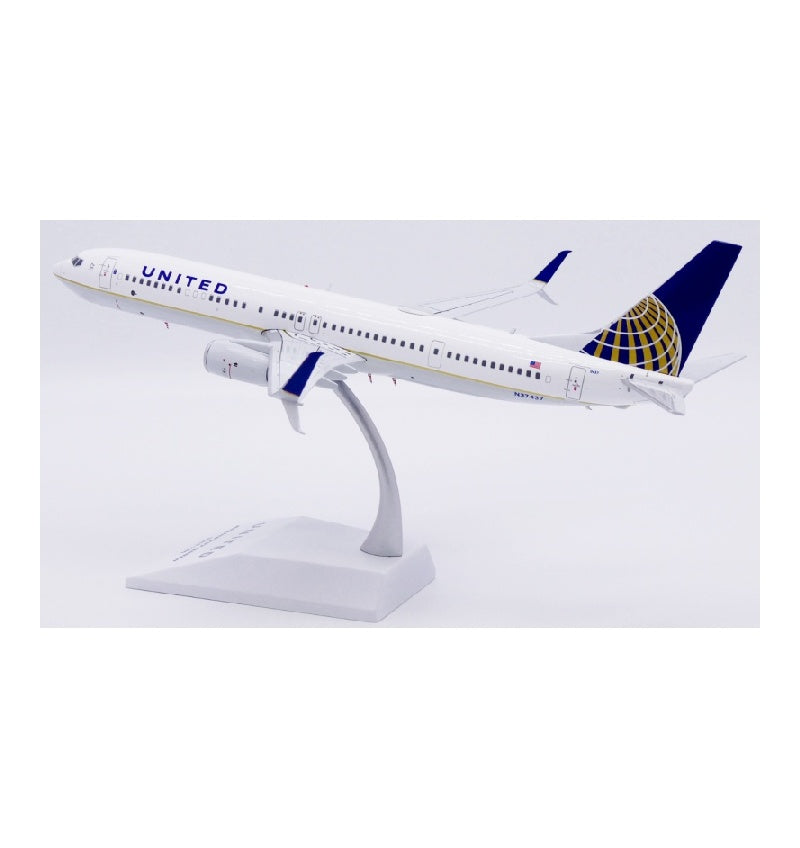 JC Wings 1:200 United Airlines Boeing 737-900 N37437  DIECAST Model