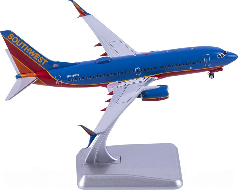 NG Models Southwest Airlines Boeing 737-700 N962WN 1:200 Diecast Model view 2