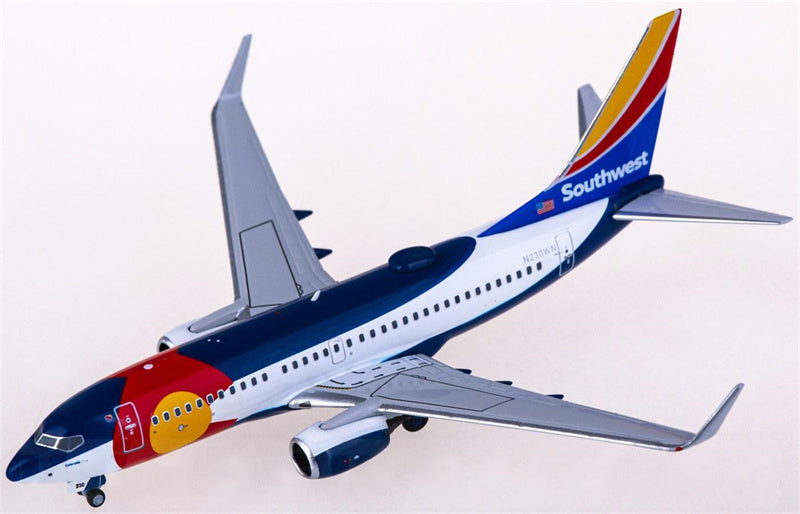 NG Models Southwest Airlines Boeing 737-700 N230WN 1:400 Diecast Model view 3