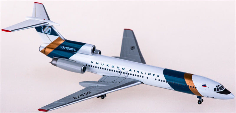 Herpa Vnukovo Airlines Tupolev TU-154M RA-85673 1:500 Diecast Model view 2