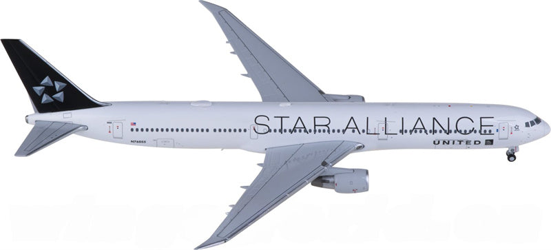 JC Wings United Airlines for Boeing 767-400ER N76055 Star Alliance 1:400 Airplane Pre-built  Airliner Model Display