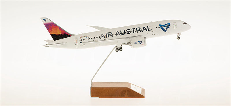 JC Wings Air Austral Boeing 787-8 F-OLRB 1:200 Diecast Model view 1