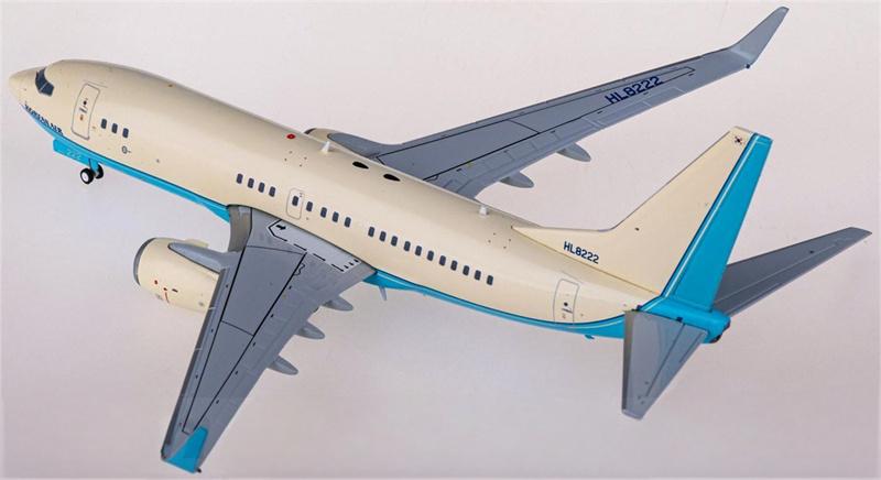 JC Wings Korean Air Boeing 737-700BBJ HL8222 1:200 Airplan Diecast Model view 2