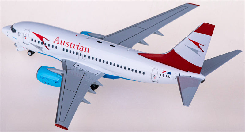 NG Models Austrian Airlines Boeing 737-600 OE-LNL 1:200 Diecast Model view 4