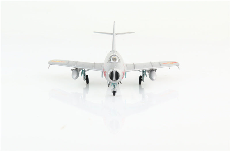 HOBBY MASTER MIG-17 Fresco C 2047, flown by Nguyen Van Bay, 923rd Fighter Rgt. 1972 1/72 Aircraft Pre-built Model