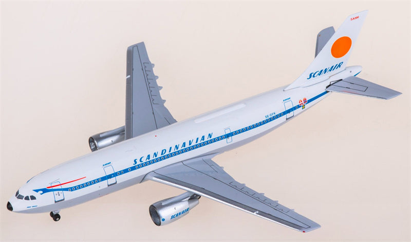 AeroClassics Scanair Airbus A300B4 SE-DFK 1:400 Diecast Model view 3