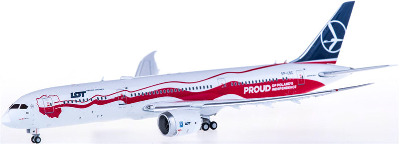 JC Wings LOT Boeing 787-9 SP-LSC Flaps Down Proud of POLAND's Independence 1:400 Diecast Model view 2
