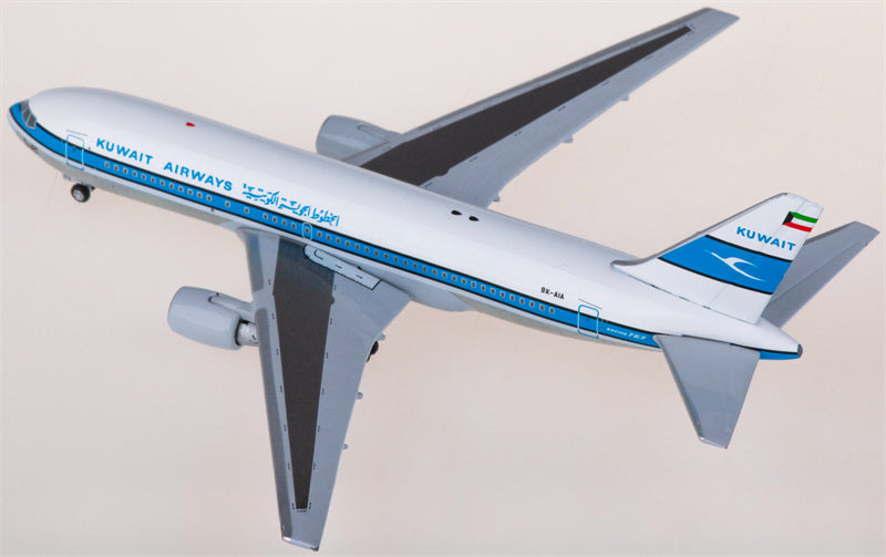 AeroClassics Kuwait Airways Boeing 767-200 9K-AIA 1:400 Diecast Model view 4