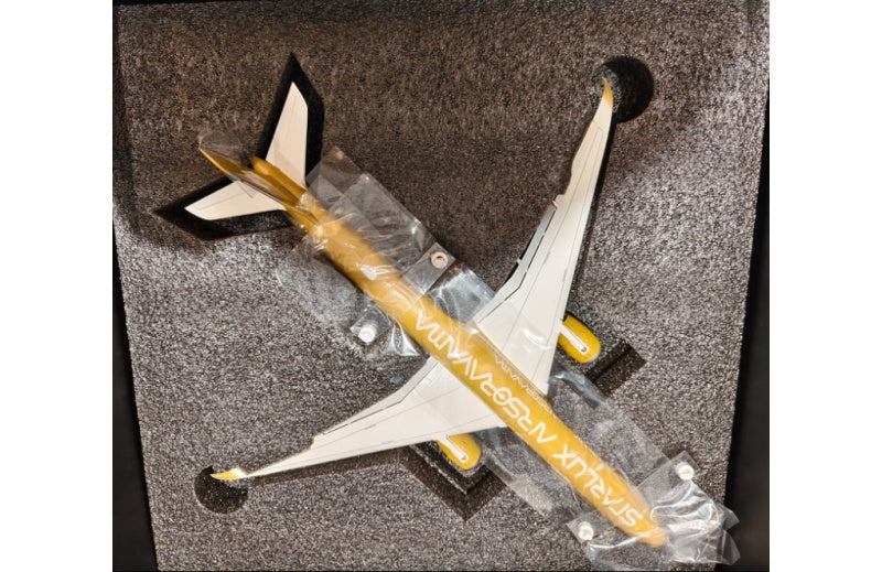 SQ Wings 1:200 Starlux Airlines A350-1000 B-58554 Flaps down DIECAST Model
