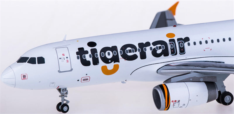 JC Wings Tigerair Airbus A320 B-50003 1:200 Diecast Model view 4