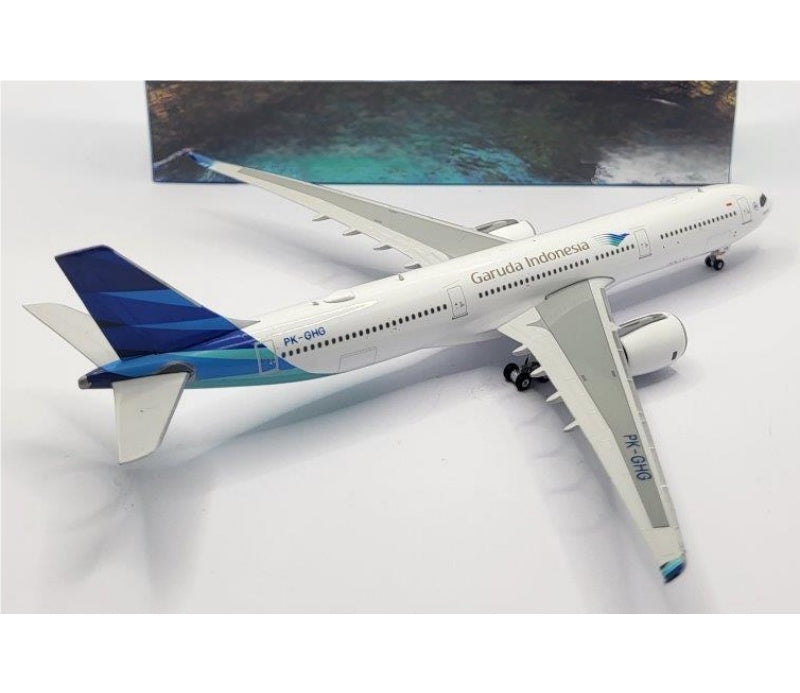 Phoenix 1:400 Garuda Indonesia A330-900Neo PK-GHG  DIECAST Model