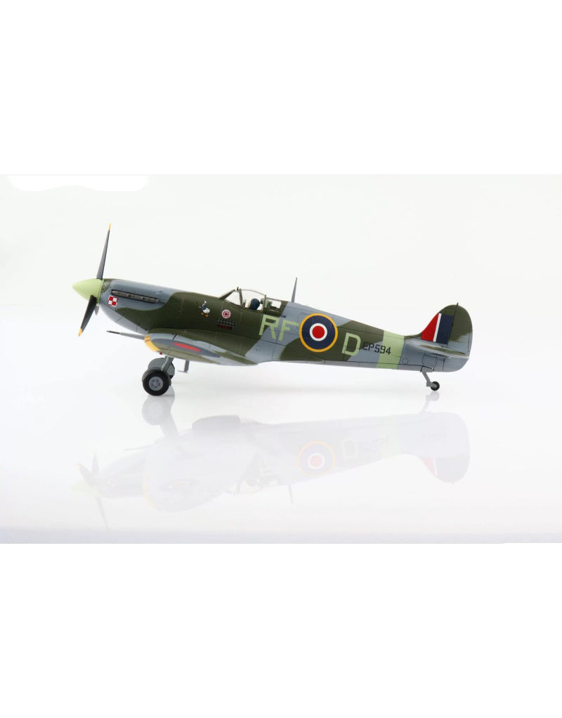 HOBBY MASTER RAF SpitfireMK. Vb 303 Poland Sqn. Lt. Jan Zumbach 1:48 Model 1942   RF-D/EP594