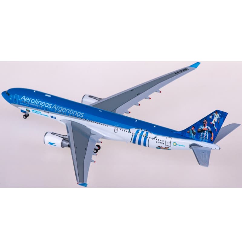Phoenix Aerolineas Argentinas Airbus A330-200 LV-FVH 1:400 Aircraft Pre-built  Airliner Model Display