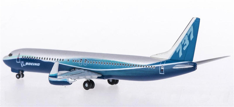 Hogan Boeing 737-900 1:500 Diecast Model view 2