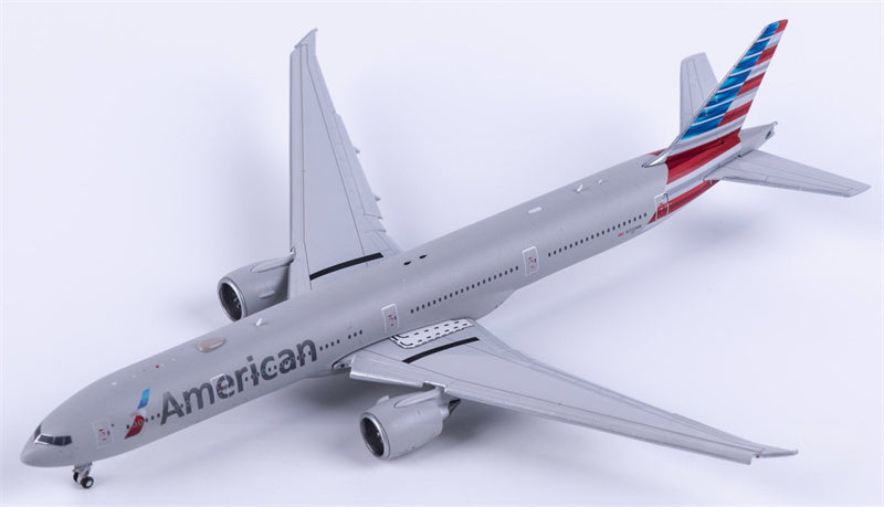 Geminijets 1:400 American Airlines Boeing 777-300ER N722AN Flaps Down Diecast Model