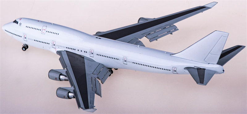 JC Wings Boeing 747-400 PW Engine Blank Flaps Down 1:400 Diecast Model view 3