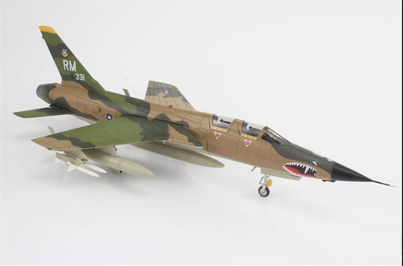 HOBBY MASTER F-105F Red River Showboat 63-8331 354 TFS/355 TFW Takhki RTAFB 1:72 Airplane Pre-built Model