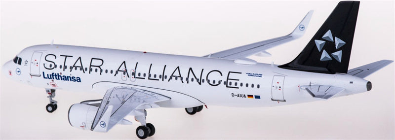 JC Wings Lufthansa Airbus A320 D-AIUA Star Alliance 1:200 Diecast Model view 3