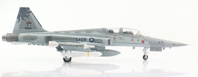 HOBBY MASTER ROCAF / Hualien AB F-5F 401st TFW 12th TRS 1:72 Model 2005   5408