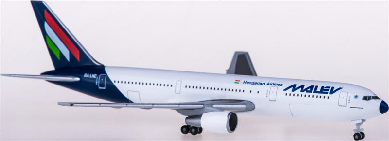 Herpa Malev Boeing 767-300 HA-LHC 1:500 Diecast Model view 2