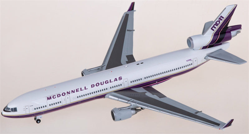 JC Wings McDonnell Douglas MD-11 N211MD House Color 1:400 Diecast Model view 3