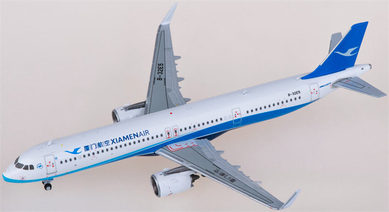 JC Wings XiamenAir Airbus A321neo B-32E5 1:400 Diecast Model view 1