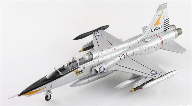 HOBBY MASTER F-5B Freedom Fighter 1104/66-9237 ROCAF 1960s 1:72 Aircraft Pre-built Model