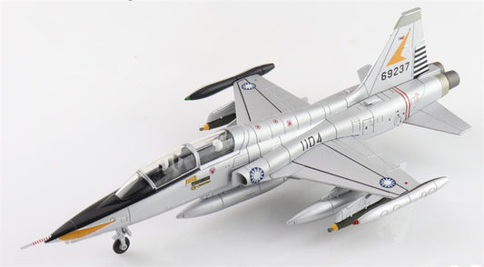 HOBBY MASTER F-5B Freedom Fighter 1104/66-9237 ROCAF 1960s 1:72 Aircraft Pre-built Model