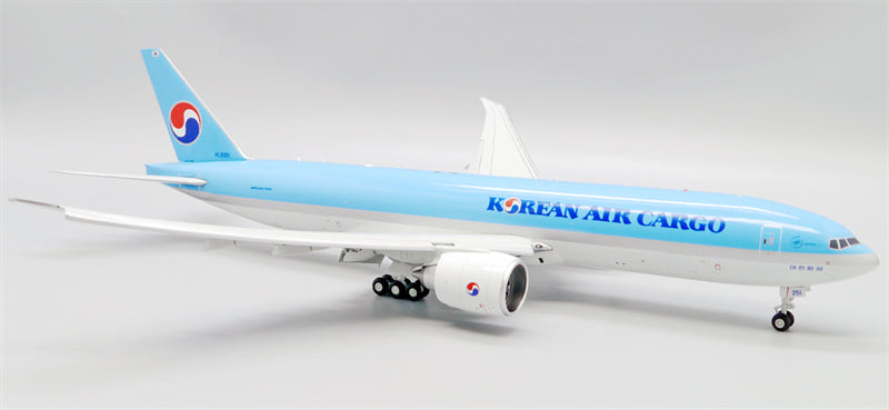 JC Wings 1:200 Korean Air Boeing 777-200F HL8251 Flaps down Diecast Model view 8