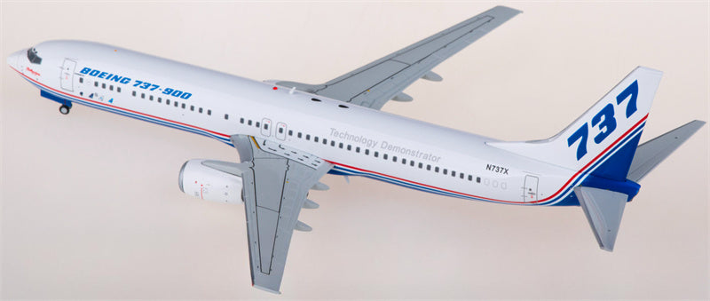 JC Wings Boeing 737-900 N737X 1:200 Diecast Model view 1