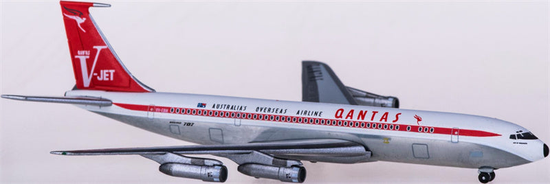 Herpa Qantas Boeing 707-300 VH-EBN 1:500 Diecast Model view 1