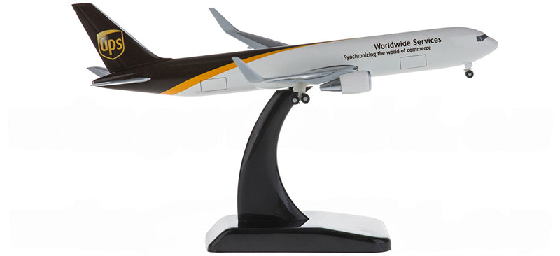 Hogan UPS Boeing 767-300 Cargo 1:400 Diecast Model view 1