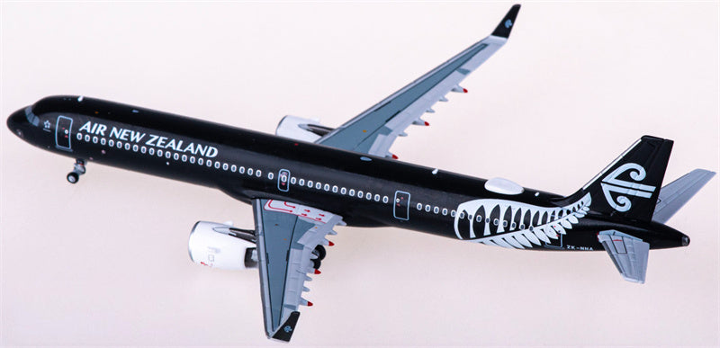 NG Models Air New Zealand Airbus A321neo ZK-NNA 1:400 Diecast Model view 3
